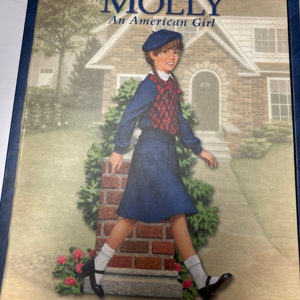The American Girls Collection "Molly" Story Collection - Red Hardcover Slipcase - Picture 4 of 10